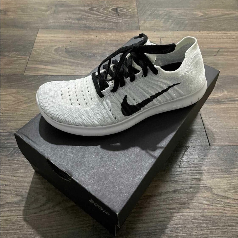 SOLD - NIKEiD Custom Free RN Flyknit Size 6